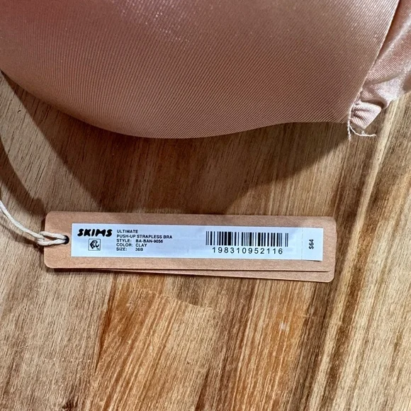 Skims Kim Kardashian Women’s Ultimate Push-up Strapless Bra 36B New with Tags - Picture 3 of 3